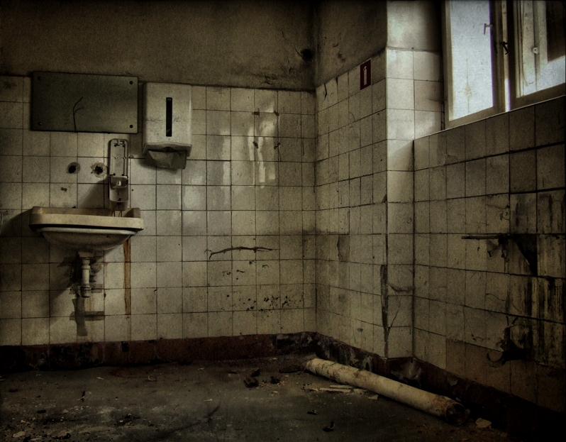 abandoned_hospital_by_Haszczu.jpg