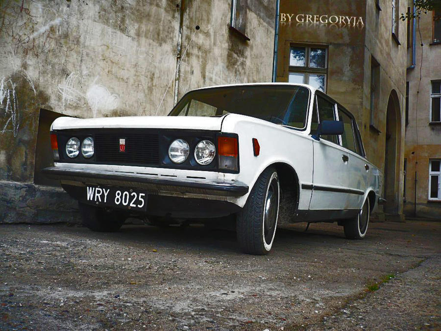 Fiat 125p White by gregoryja on deviantART