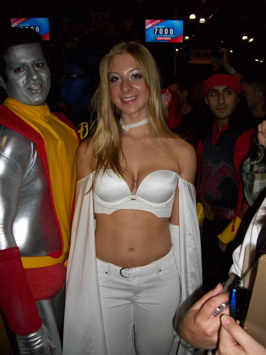 Emma Frost cosplay nycc 2010