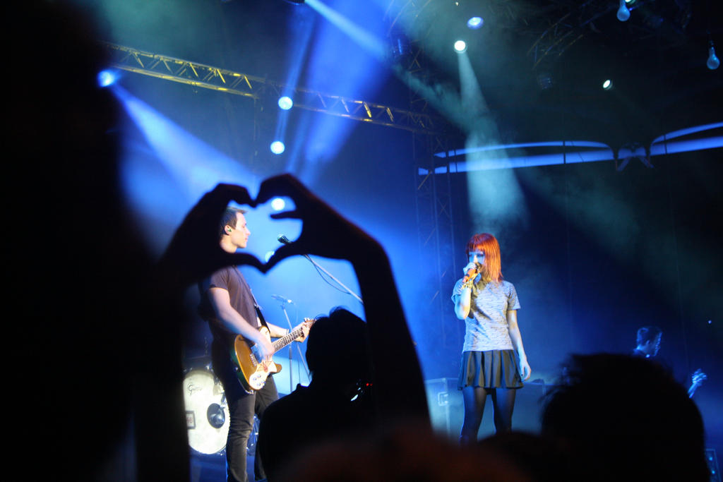 Paramore Live by ImmortalityOfEmoPoet on deviantART