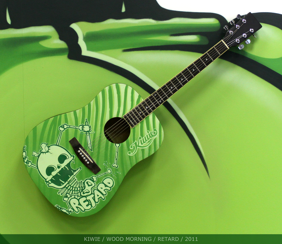 hand-painted-guitar