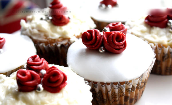 rose_cupcakes_by_claremanson-d4sqdm8.jpg