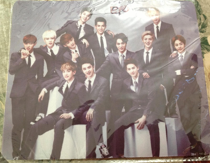 exo_mouse_pad_by_krismaddict-d6jf8ap.jpg