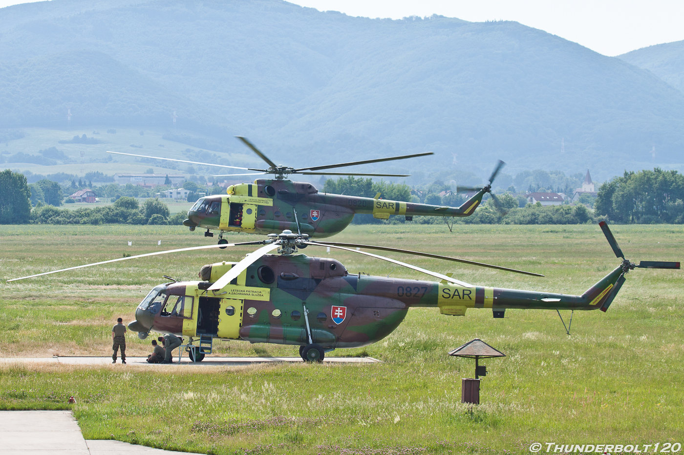 Mi-17 0820 and 0827
