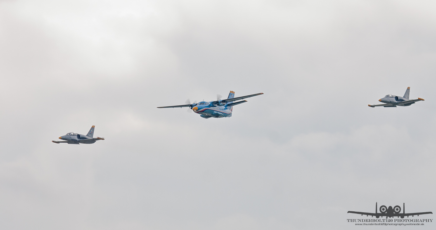L-410UVP and 2x L-39 Albatros
